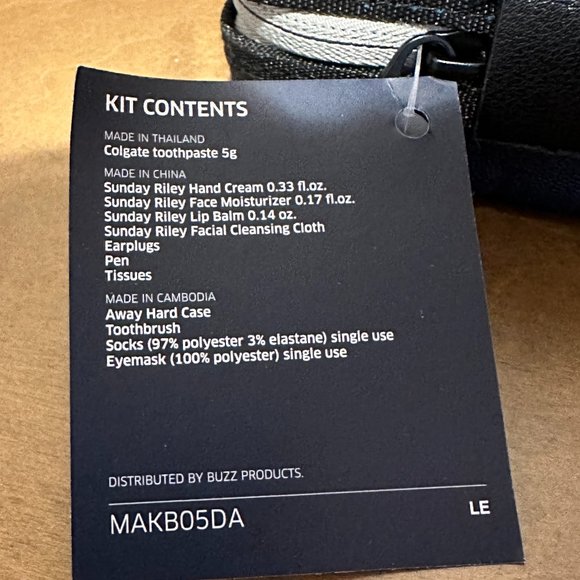 AWAY | United Business Class On-Board Amenity Kit - Picture 3 of 4